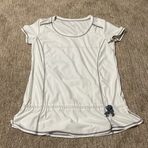 Cute white Athleta workout shirt!